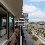 Relax By The Waves 奥斯滕德