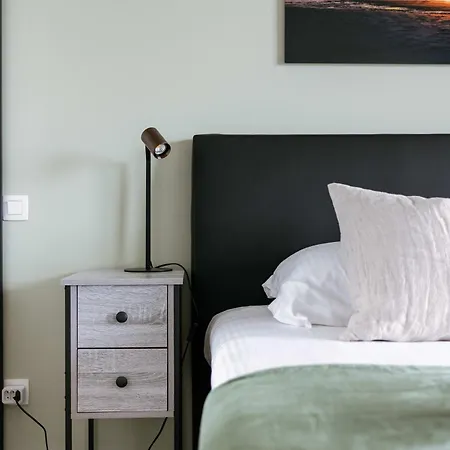 Relax By The Waves Апартаменты