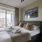 Relax By The Waves Apartman